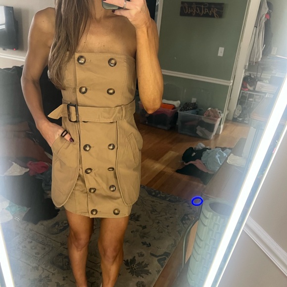 Gorgeous khaki dress with beautiful attention to detail - Picture 3 of 5